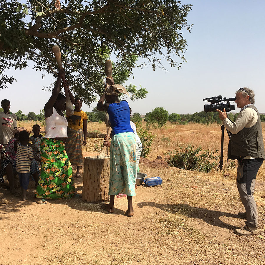 Burkino-Faso-Frauen-am-Arbeiten-900x900px Burkino-Faso-Frauen-am-Arbeiten-900x900px